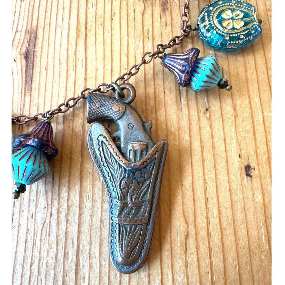Western Gun Charm Necklace‎ Czech Glass Horseshoe Lucky Charm Copper Necklace